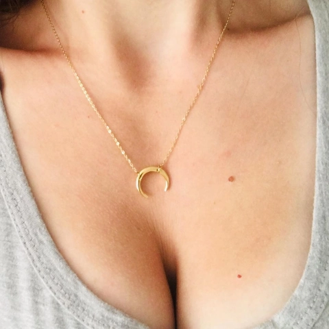 Collar con Colgante de Media Luna de Acero Inoxidable para Mujer Diseño Martillado Cadena de Serpiente Joyería Minimalista Regalo