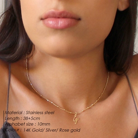 Collier Pendentif Alphabet en Acier Inoxydable Détail Cœur Bijoux Initiales Personnalisés pour Femmes Hommes Accessoire de Mode Cadeau