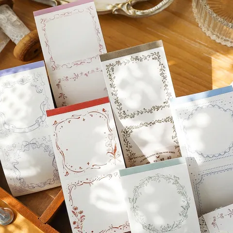 Blocco Note Retrò Dipinto a Mano Con Fiori e Farfalle 50 Fogli per DIY Journaling Cancelleria Decorativa Ufficio Scuola