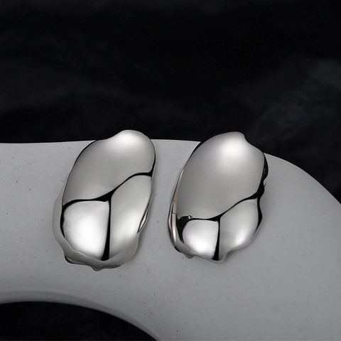 925 Sterling Zilver Onregelmatige Vloeibare Metalen Oorknopjes Voor Dames Hoogglans Gepolijst Groot Glad Oppervlak Sieraden