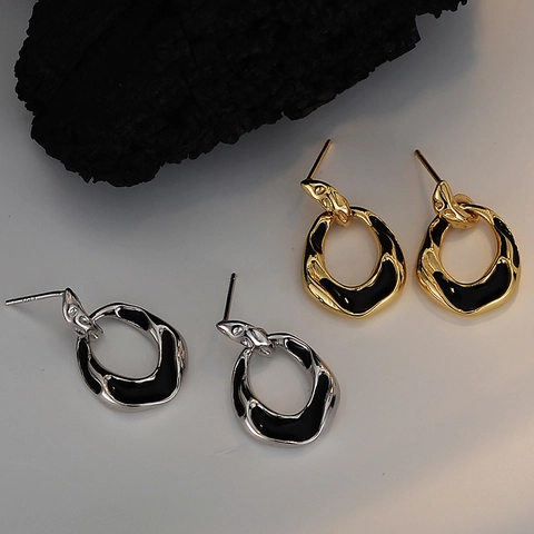 925 Sterlingsilber Unregelmäßige Creolen Emaille Tropfen Ohrstecker Minimalistische Kunstvolle Schwarze Glasur Ohrringe Damen Schmuck