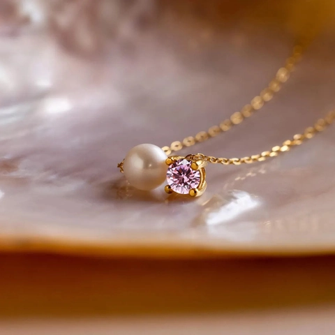 Collana con Pendente in Pietra Portafortuna e Perla Artificial Imitazione in Acciaio Inossidabile 316L Placcato Oro 14K Catena Vintage per Donna