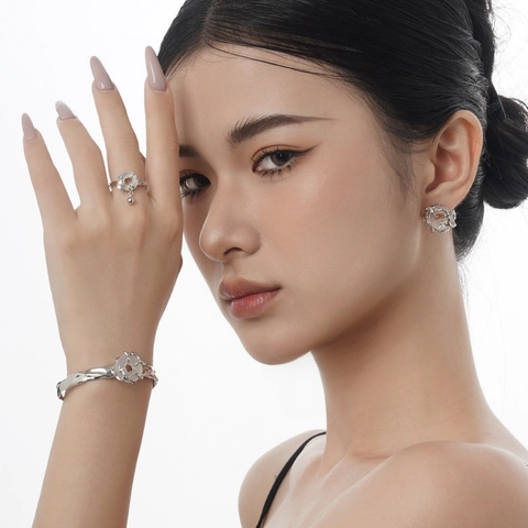 Orecchini a Bottone Pingan Kou in Argento Sterling S925 Nuovo Stile Cinese Artistico Avvolto in Filo Bianco Pietra Orecchini per Donna