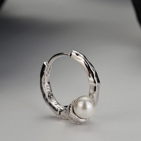 Orecchini a Cerchio in Argento Sterling S925 con Perla Artificiale e Chiodo Personalità alla Moda Intarsio di Zirconia Texture Irregolare Gioielli Donna