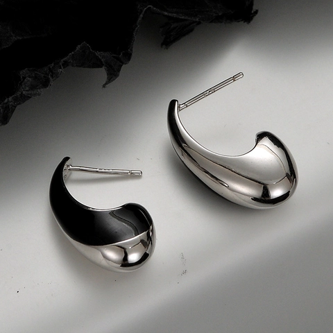 Minimalistische S925 Sterling Silber Sichelmond Ohrstecker Für Damen Koreanische Schwarze Emaille Inlay Galvanisierter Schmuck