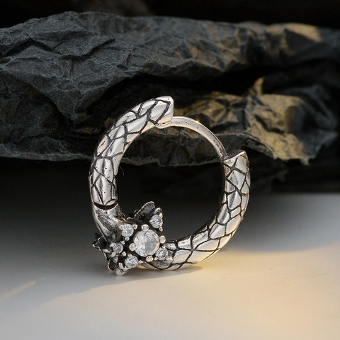 Pendientes de Aro Huggie de Plata de Ley 925 Vintage con Escamas de Serpiente y Estrella Diamantes de Imitación para Mujer