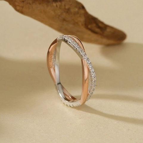Luxury 925 Sterling Silver Intertwined Two-Tone Ring For Women Micro-Inlaid Rhinestone Crossover Geometric Finger Ring Jewelry