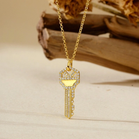 925 Sterling Silver Pave Rhinestone Key Pendant Necklace For Women Luxury Hollow Geometric Design Electroplated Silver Jewelry