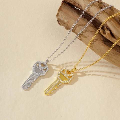 925 Sterling Silver Pave Rhinestone Key Pendant Necklace For Women Luxury Hollow Geometric Design Electroplated Silver Jewelry