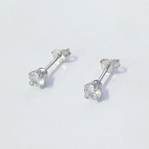 Boucles d'Oreilles Clous en Argent Sterling 925 Couronne et Zirconia Quatre Griffes pour Femme Bijou de Mode Élégant