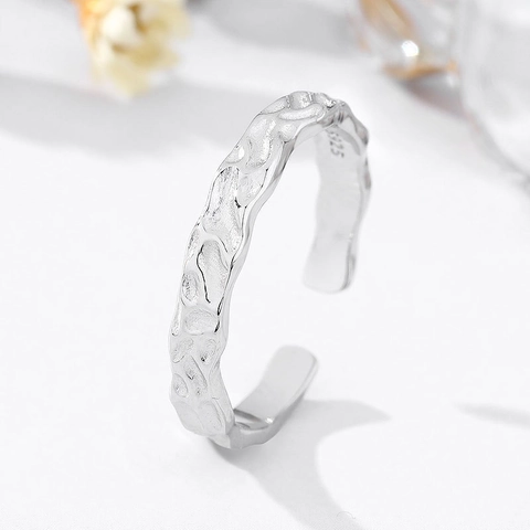 925 Sterling Silver Irregular Hammered Open Ring Modern Minimalist Tin Foil Texture Adjustable Band Ring For Women Fashion Jewelry