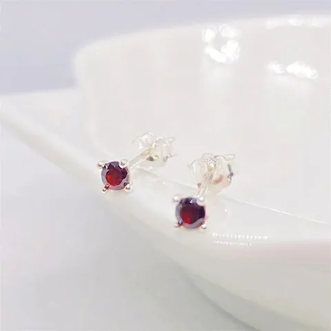S925 Sterling Zilver Rode Strass Oorknopjes Voor Dames Heren Minimalistische Vier Klauw Ronde Kleine Oorpiercing Sieraden Cadeau
