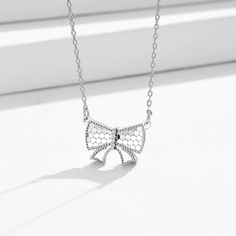 Collana con Pendente a Fiocco in Argento Sterling 925 Design Originale per Donna Gioielli Chic di Fascia Alta Catena a Clavicola