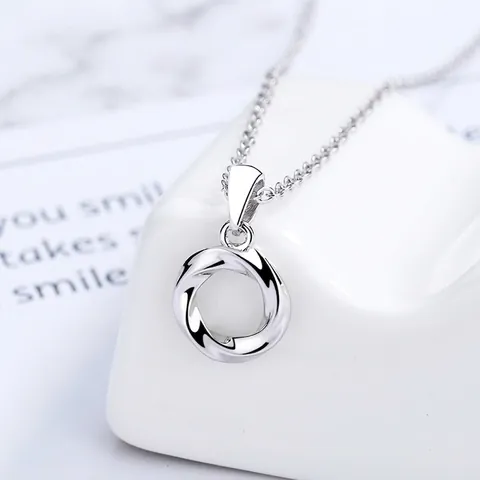 Collana Mobius in Argento Sterling 925 da Donna Ciondolo Geometrico a Torsione Catena Girocollo Semplici Gioielli Regalo