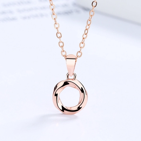 Collana Mobius in Argento Sterling 925 da Donna Ciondolo Geometrico a Torsione Catena Girocollo Semplici Gioielli Regalo
