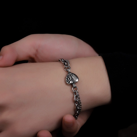 Bracelet Chaîne Double Couche en Acier Titane Vintage pour Femmes Hommes Pendentif Cœur Creux Étiquette Géométrique Argent