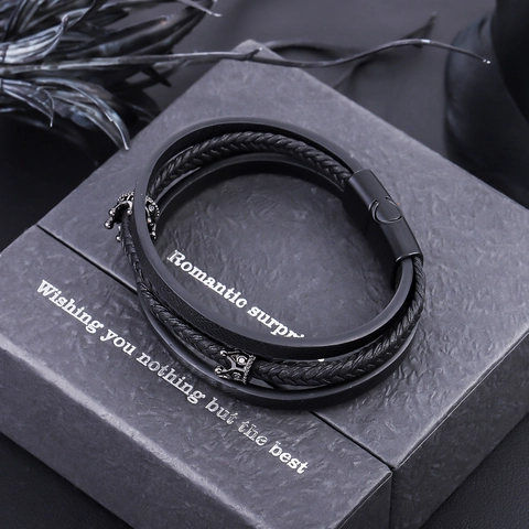 Vintage Men Multi-Layer Leather Braided Bracelet Crown Decor Magnetic Buckle Black Rhinestone Hand Rope Fashion Jewelry