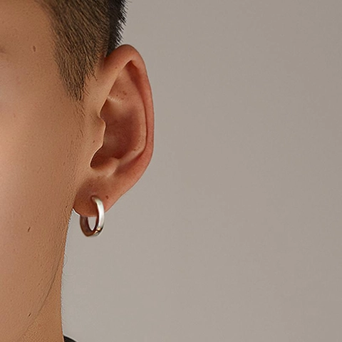 Boucles d'Oreilles Créoles en Cuivre de Couleur Argent Minimaliste pour Hommes Femmes Anneaux Huggie Ronds Géométriques Polis Miroir