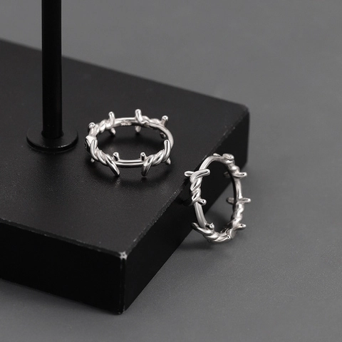 Boucles d'Oreilles Créoles en Fil de Fer Barbelé pour Hommes Femmes Punk Gothique Hip Hop Bijoux Plaqués Argent Accessoires Cool
