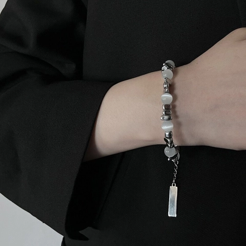 Bracciale Minimalista in Acciaio al Titanio con Perline in Occhio di Gatto per Uomo e Donna Gioielli Stile Neutrale Regolabile Accessorio Mano Unisex