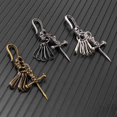 Vintage Punk Skull Keychain Gothic Zinc Alloy Distressed Metal Key Ring For Men Women Halloween Pant Accessory Jewelry