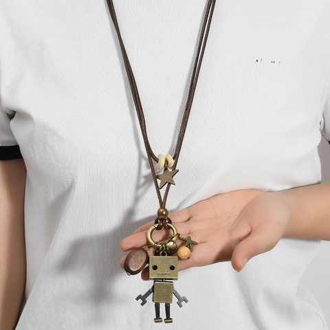 Sautoir Pendentif Robot Style Industriel Rétro avec Perles en Bois et Étoile en Alliage Bijoux Punk Faits à la Main pour Unisexe