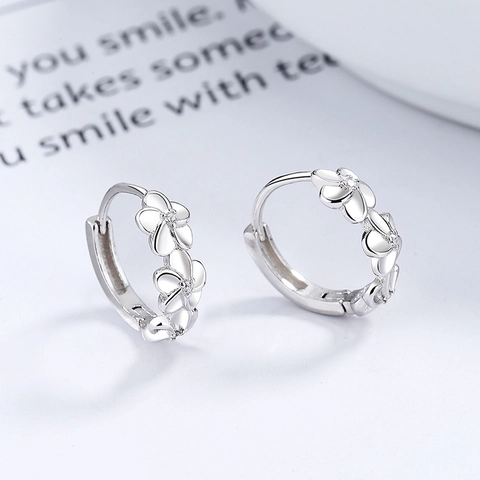 Pendientes de Aro de Plata de Ley 925 con Flor de Camelia Minimalista con Diamantes de Imitación para Mujer