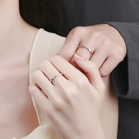 925 Sterling Silver Mobius Strip Couple Rings Adjustable Minimalist Twisted Geometric Open Finger Ring Valentine Day Gift Jewelry