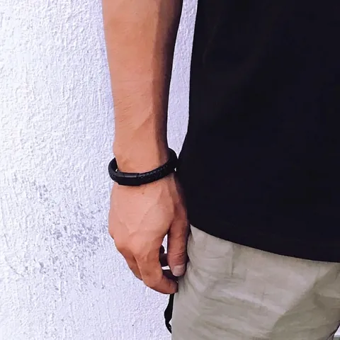 Minimalistisches Herren Geflochtenes Lederarmband Mit Schwarzem Magnetverschluss Vintage Punk Handgefertigtes Armband Geschenk