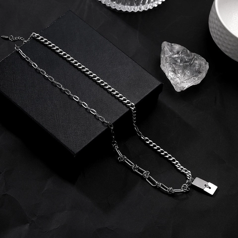 Collana a Catena Asimmetrica in Acciaio al Titanio Collana con Ciondolo Rettangolo Geometrico Minimalista Gioielli Unisex Stile Industriale