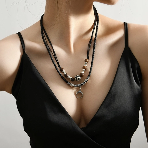 Collana Vintage Etnica Fatta a Mano in Pelle Artificiale Con Perline di Legno Ciondolo Luna in Lega Catena Donna