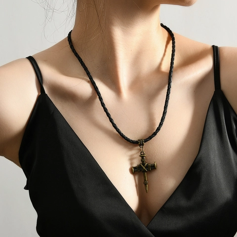 Collana con Ciondolo a Croce in Lega Vintage da Donna Gothic Punk Nera in Corda Intrecciata in Pelle PU Gioielli