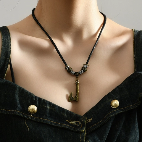Collana Retrò in Pelle Artificiale Intrecciata Con Pendente a Ascia in Lega di Zinco per Uomo Donna Stile Hip Hop Viking Catena da Maglione