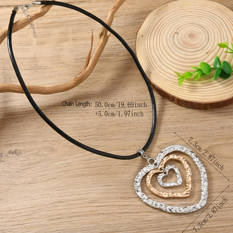 Vintage Dreifach Verschachtelte Herz Anhänger Halskette Für Damen Gehämmerte Metall Zweifarbige Gold Silber Lederkordel Chic Schmuck