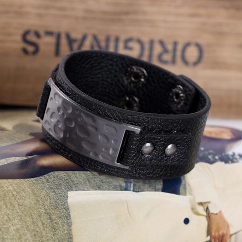 Punk Breites PU Leder Armband Gehämmertes Metallplatte Retro Verstellbares Druckknopf Manschette Schmuck Für Herren Damen