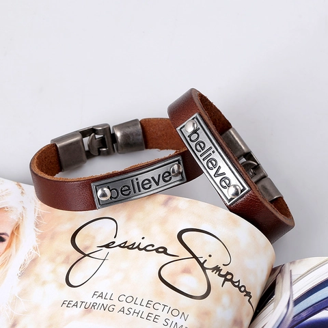 Bracciale in Vera Pelle di Vacchetta Inciso Believe per Uomo Donna Vintage Punk Lega Gioielli di Coppia Regalo