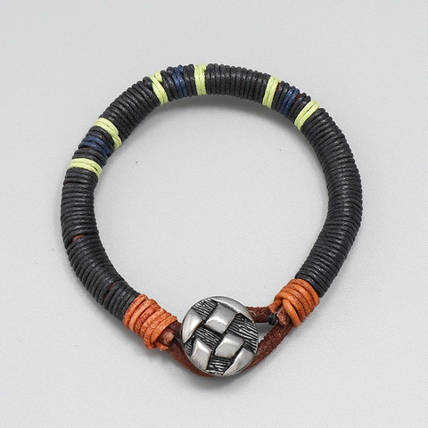 Handgefertigtes Rindsleder Armband Geflochten Für Damen Herren Boho Stil Vintage Legierung Verschluss Lässig Schmuck