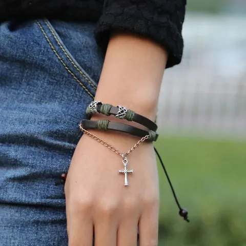 Bracciale in Pelle Multistrato Punk per Uomo Donna Ciondolo a Croce Vintage Bracciale Avvolgente Intrecciato Regolabile Gioielli