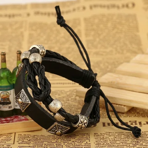 Pulsera Multicapa de Cuir de Vaca Genuino Vintage Punk Con Dijes de Aleación Joyería Hecha a Mano Ajustable Para Hombres Mujeres