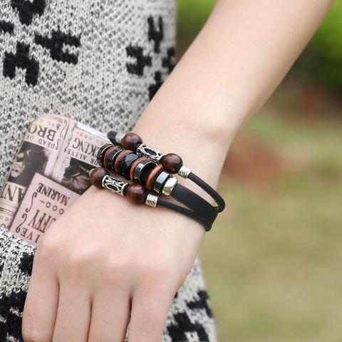 Bracciale in Pelle Intrecciata Multistrato da Uomo Vintage Con Perline di Legno E Strass Chiusura in Acciaio Inossidabile