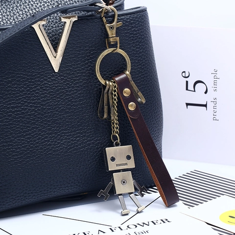 Retro Industrial Robot Keychain Movable Joint Alloy Pendant With Cowhide Leather Strap Punk Style Bag Charm For Men Women