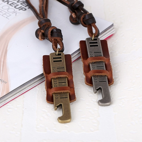 Vintage Industriale Uomo Collana in Cordino di Cuoio Fatto a Mano Ciondolo Apribottiglie in Lega Antica Gioielli Stile Punk Catena Lunga per Maglione