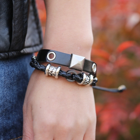 Pulsera de Cuero de Vaca Trenzado de Capas Punk para Hombre Aleación Vintage Remache de Pirámide Cuentas con Textura Ajustable