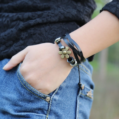 Vintage Rindleder Armband Für Herren Mehrlagiges Geflochtenes Armband Mit Legierung Blume Anhänger Punk Rock Verstellbarer Schmuck