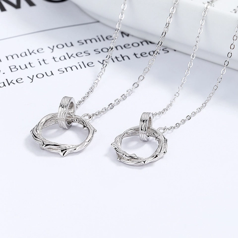 Collana con Ciondolo a Anelli Intrecciati in Argento Sterling 925 per Coppie Texture a Spine Catena Minimalista Gioielli Regalo di Anniversario
