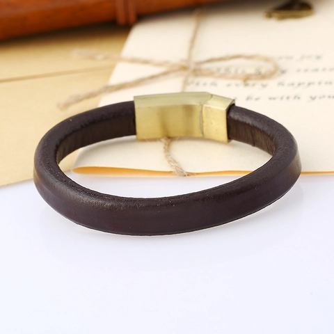 Bracelet en Cuir de Vachette de Première Couche Vintage pour Hommes Fermoir Magnétique en Alliage Style Punk Minimaliste Bijoux Quotidiens