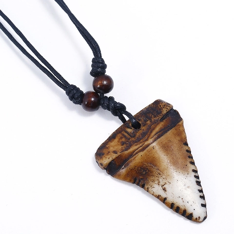 Collana con Ciondolo a Dente di Squalo in Resina Intrecciata a Mano Vintage Tribal per Uomo Gioielli Punk Retro SN023