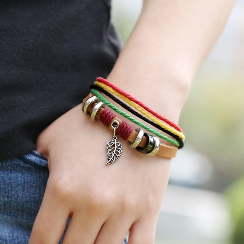 Unisex Geflochtenes Lederarmband Mit Legierung Blatt Anhänger Vintage Boho Ethnischen Stil Verstellbare Handgefertigte Schmuck