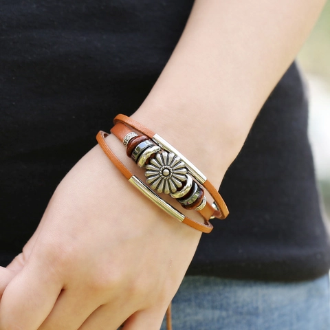 Bracciale Vintage in Pelle di Vacchetta Fatto a Mano per Uomo Donna Multistrato Intrecciato Girasole in Lega Gioielli