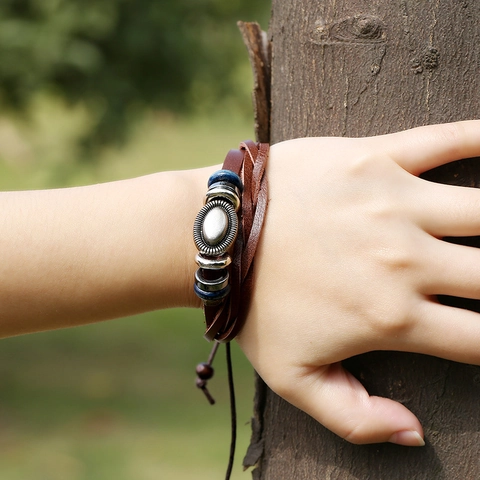 Vintage Mehrlagiges Geflochtenes Rindsleder Armband Für Damen Herren Handgefertigte Holzperlen Legierung Anhänger Punk Ethnisch Verstellbar